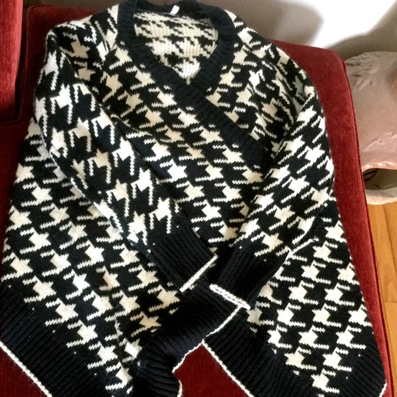 Cardigan! Lovely pattern *Bundled w/Fedora*