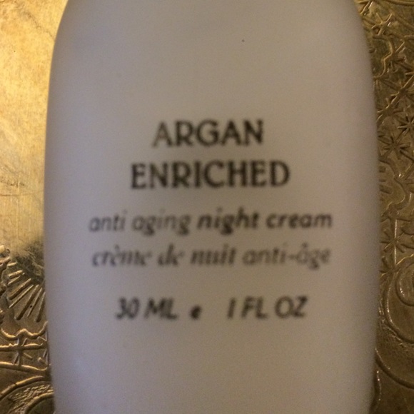 Cream - Picture 2 of 2