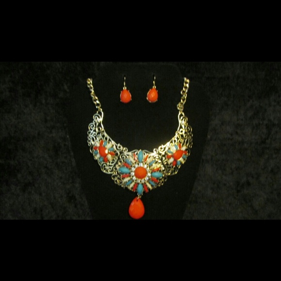Statement necklace set
