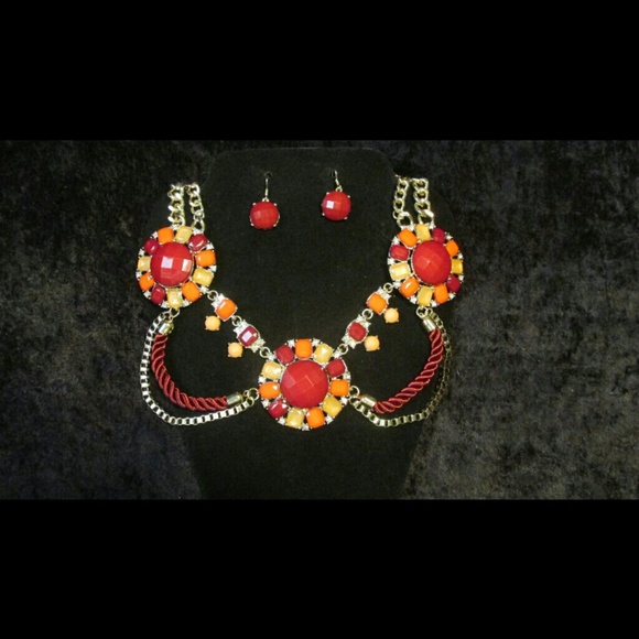 Statement necklace set