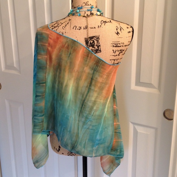 Multi-Colored Off-the-shoulder poncho style top - Picture 2 of 4