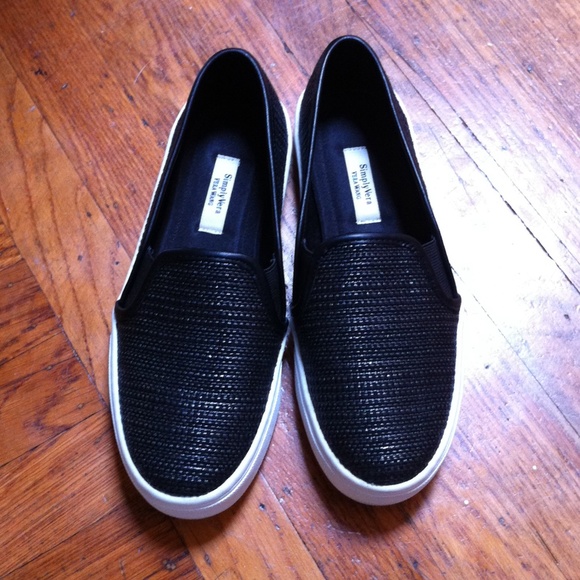 vera wang slip on shoes