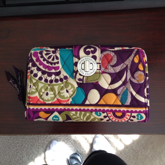 Vera Bradley Large Wallet!💜💗