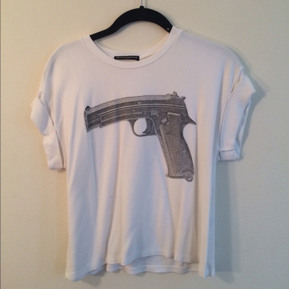 Brandy Melville Caleigh Gun Crop Tee