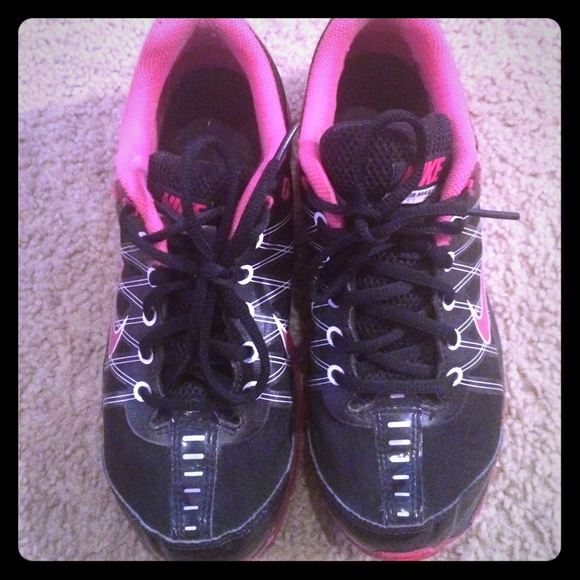 Pink and black Nike airmax