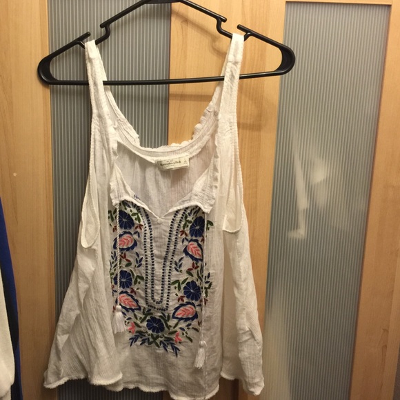 Abercrombie embroidered tank