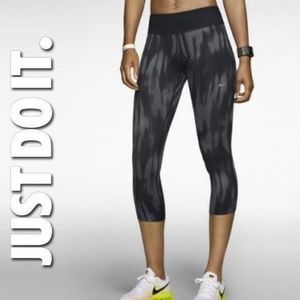 NWT NIKE PRO EPIC RUN CAPRIS XL