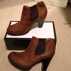 Brown leather shoe boot