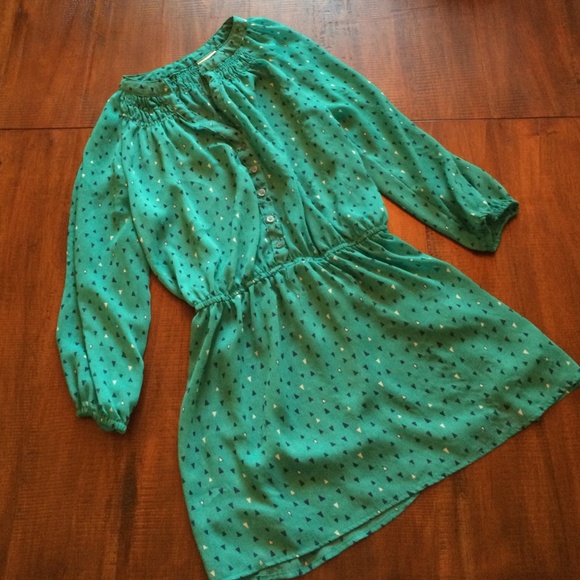 Three Quarter Sleeve Shear Top