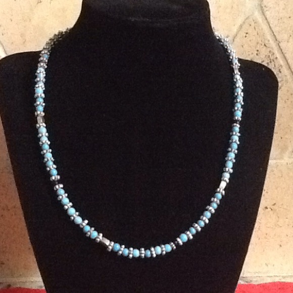 Turquoise and silver toned 18" necklace