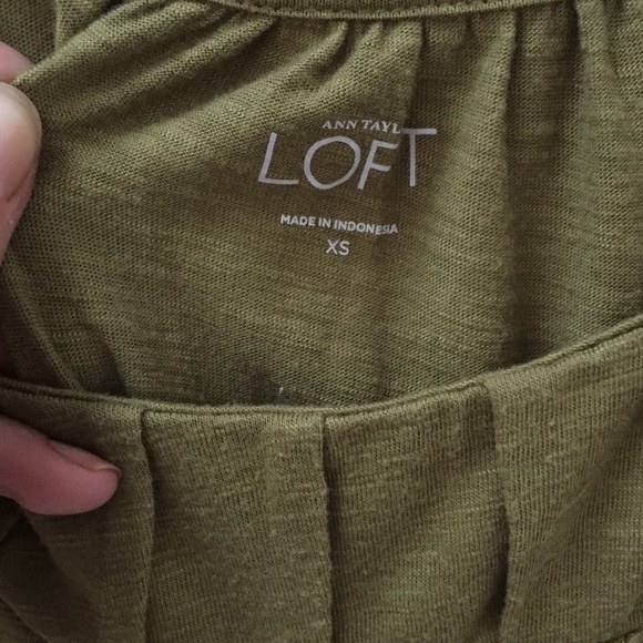 Green Loft Tee with Detailed Collar🐸 - Picture 2 of 2