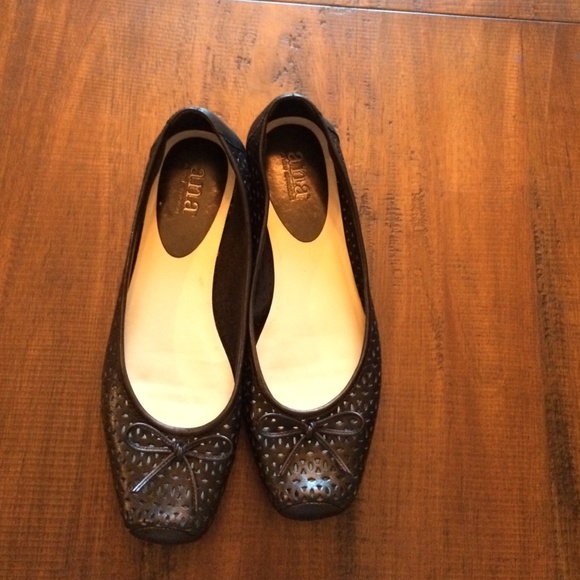 Black Ballet Flats