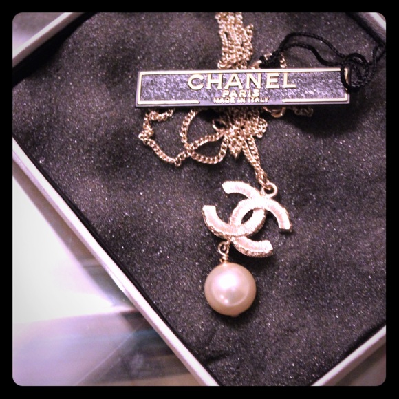 Chanel pearl