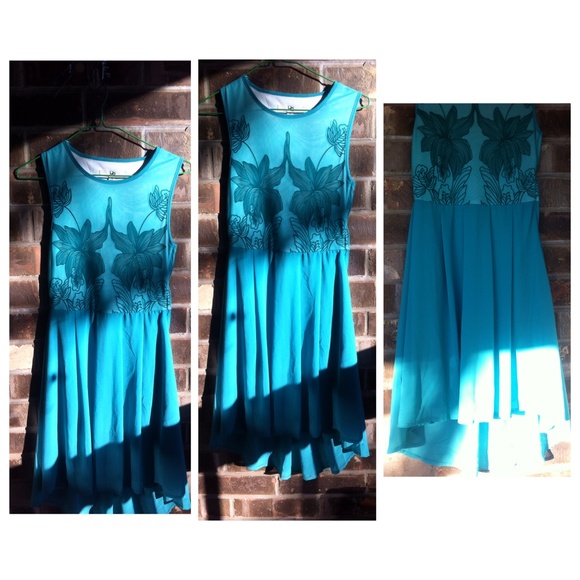 Cocktail/Party dress color green size S.
