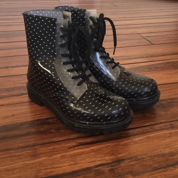Dirty laundry Shoes - Cuite black Polkadot shoes