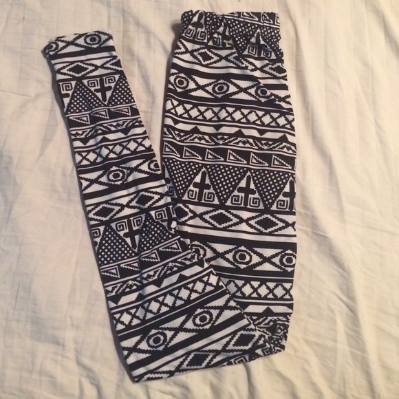 Aztec leggings. - Picture 1 of 3