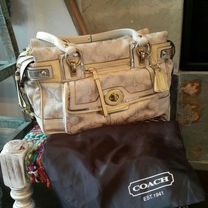 Coach shoudler handbag