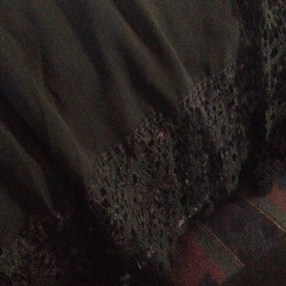 Laced black shirt - Picture 3 of 3