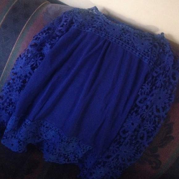 Laced blue shirt - Picture 1 of 3