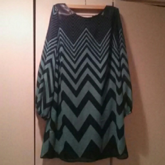 Cute mid length chevron dress