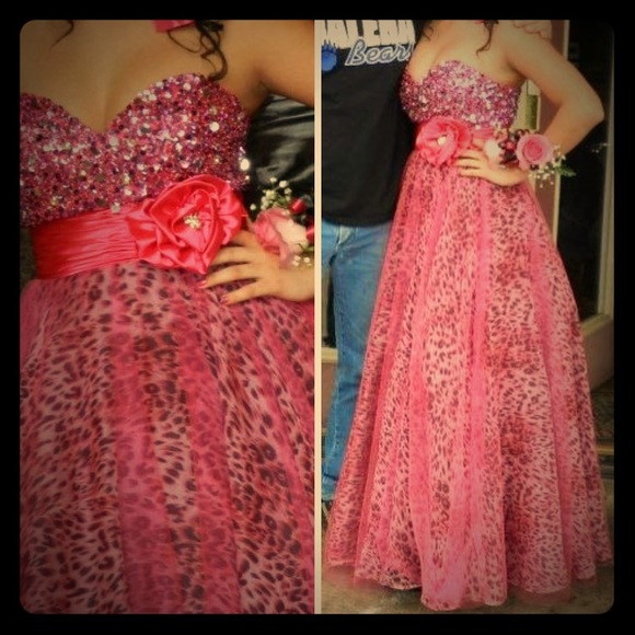 Prom dress - Picture 1 of 1