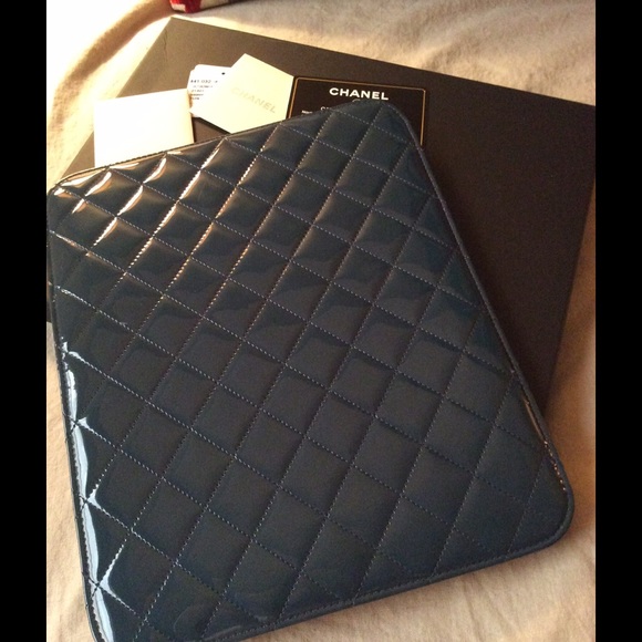 🍭Chanel Ipad Case🍭✋🏼Sold - Picture 2 of 4