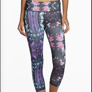 Fabletics Fitness Capris Sz M