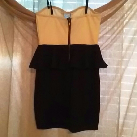 White top black bottom dress - Picture 2 of 2