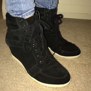 black sneaker heels