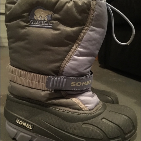 Snow boots