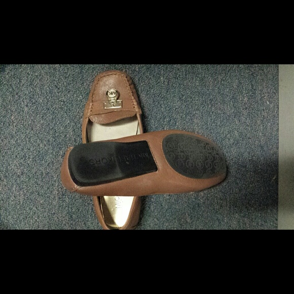 Michael Kor loafers with charm - Picture 2 of 2