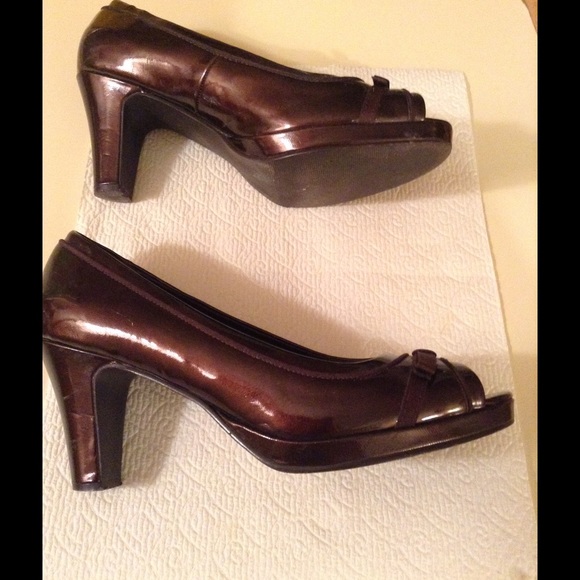 Studio 1940 brown patent heals - Picture 2 of 2