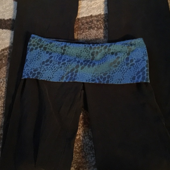 VS pink yoga pants