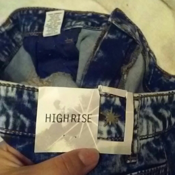 High waisted shorts - Picture 3 of 3