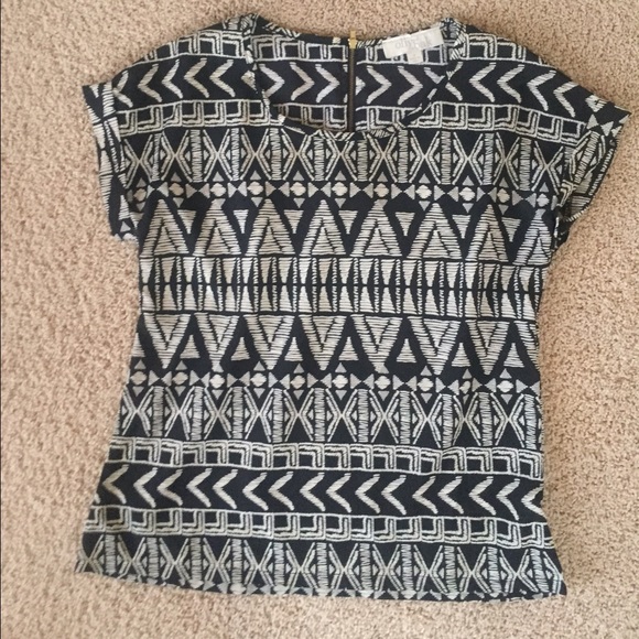 Tribal print short sleeve blouse