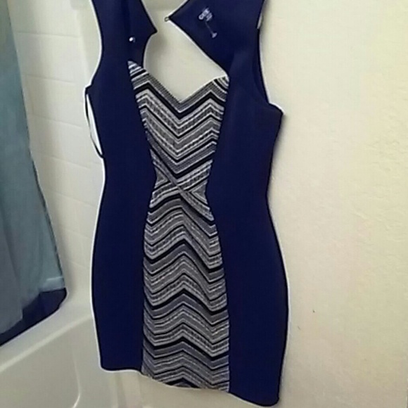 Guess dress - Picture 1 of 2