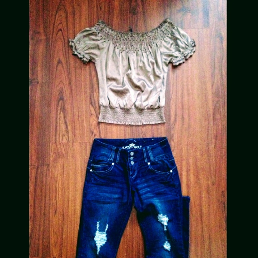 SOLD!! Beautiful silky cropped top in taupe.