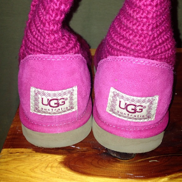 Brand new Ugg Boots! Classic Cardy Ruby size 7