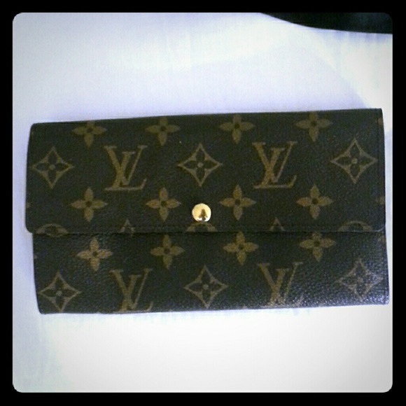 Louis vuitton clutch