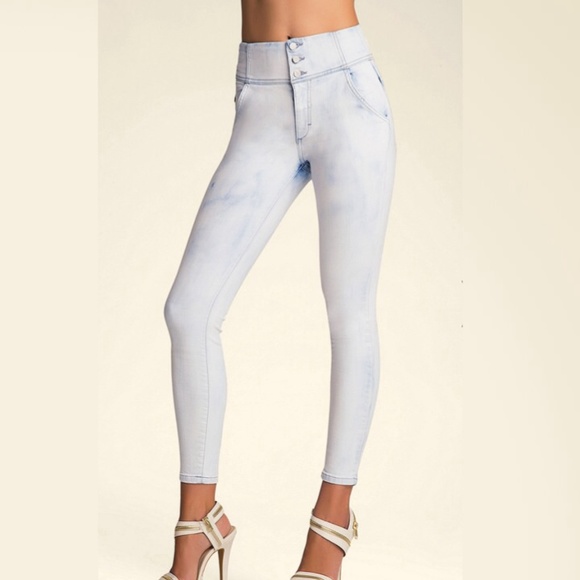 NWT- bebe corset waist skinny jeans