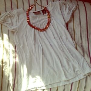 New York and company white ruched t shirt