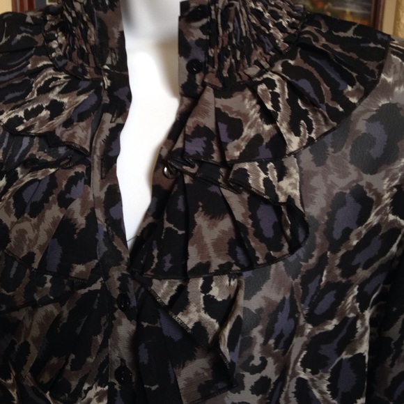 Pre-loved blouse, excellent condition - Picture 2 of 4