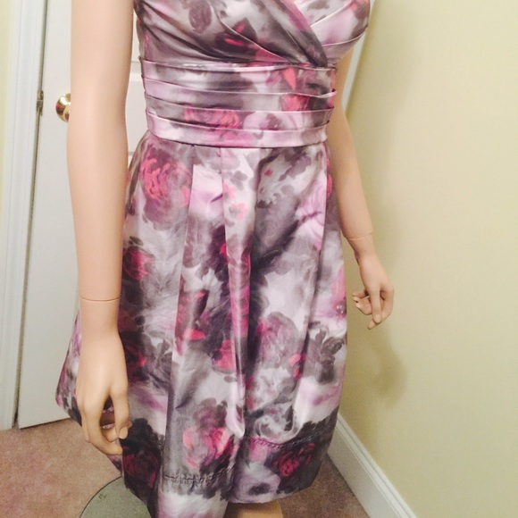 Dress🌺 - Picture 3 of 4