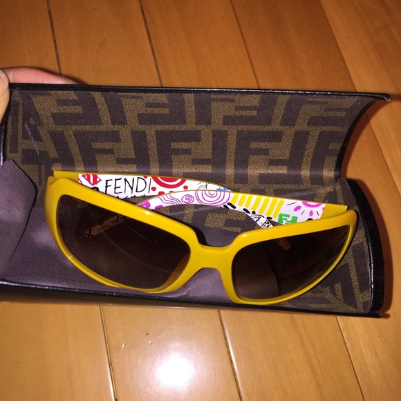 ✨FENDI Women's FS507 Sunglasses ✨ - Picture 3 of 4