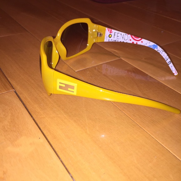 ✨FENDI Women's FS507 Sunglasses ✨ - Picture 4 of 4