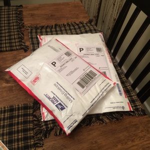Shipping tomorrow morning ladies 😃📦📬✔️