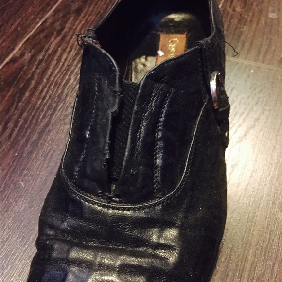 Shoes - Picture 3 of 4