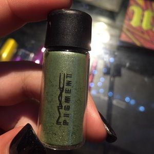 Mac eyeshadow green pigment