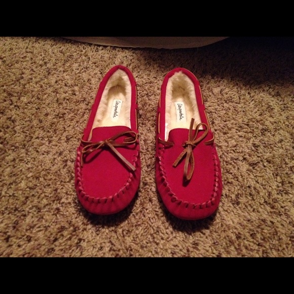 Pink slipper shoes