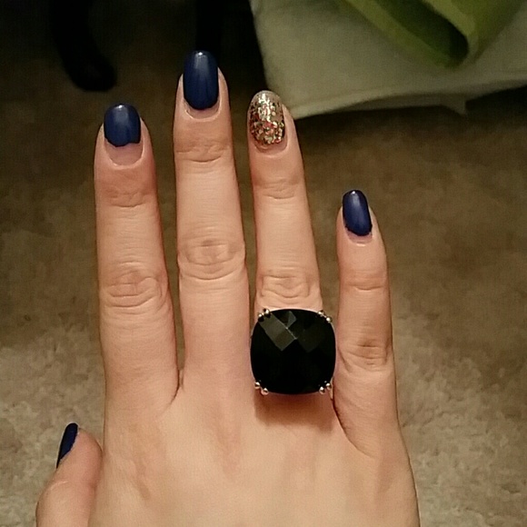 Gorgeous black jewel ring